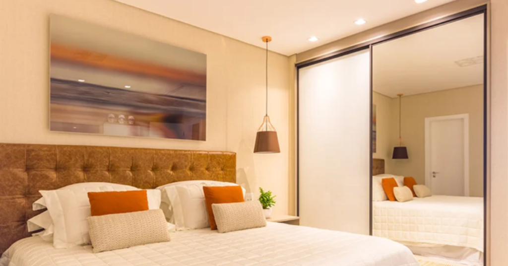 Espelho de corpo inteiro ideal para quarto