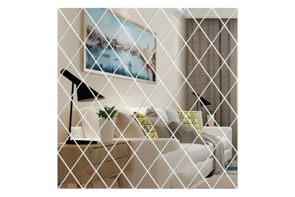 Adesivos de parede espelhados em formato de diamante aplicados na sala